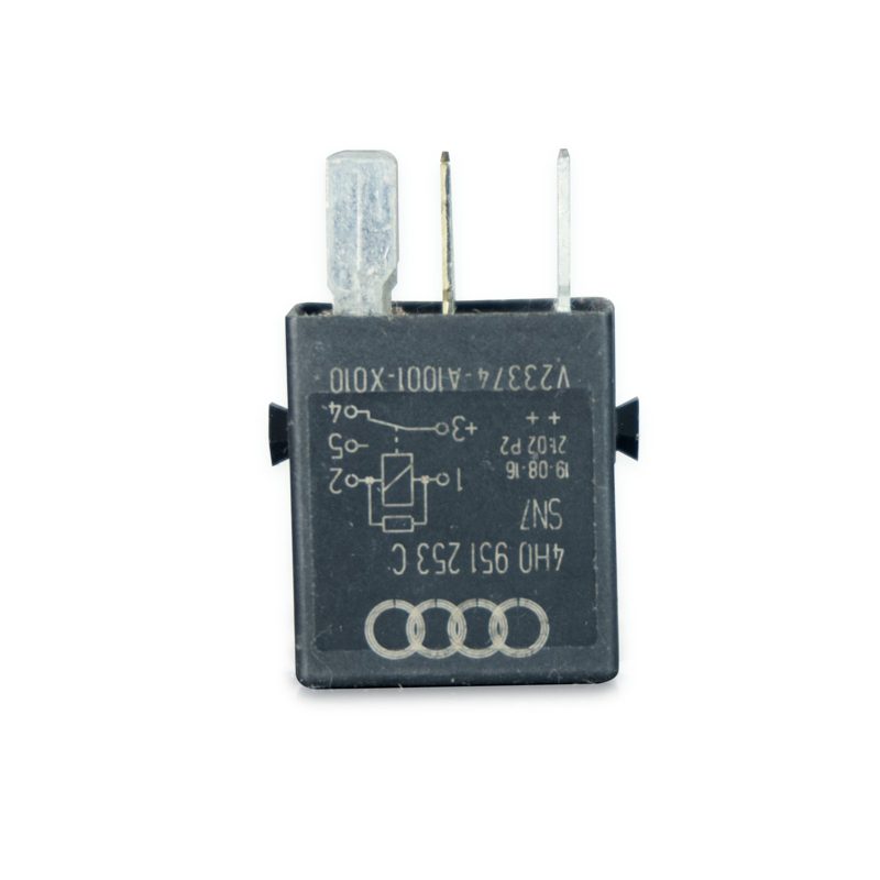 Relevador TE Connectivity 12V 30A 5 pines